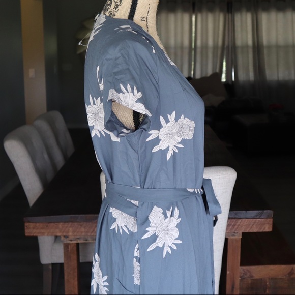 ❌SOLD! Roxy | Maxi Floral Wrap Dress With Pockets - Picture 3 of 8